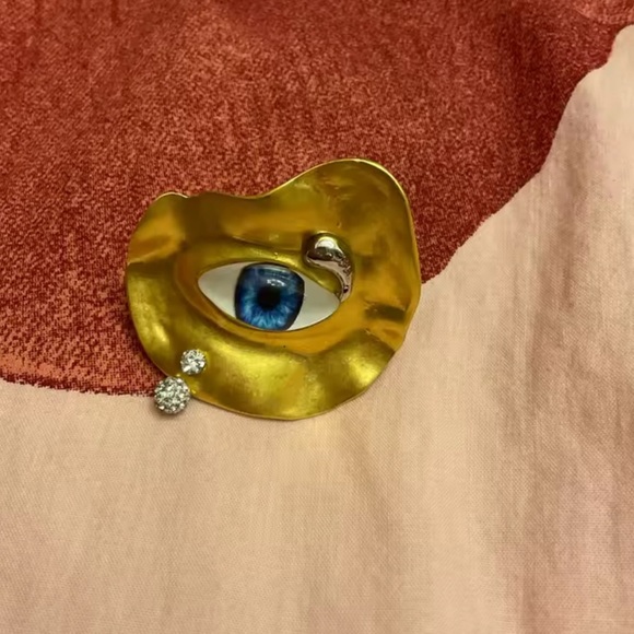 Surrealist Gold Eye Statement Artistic Blue Iris Design, Avant-Garde Ring - Picture 3 of 9